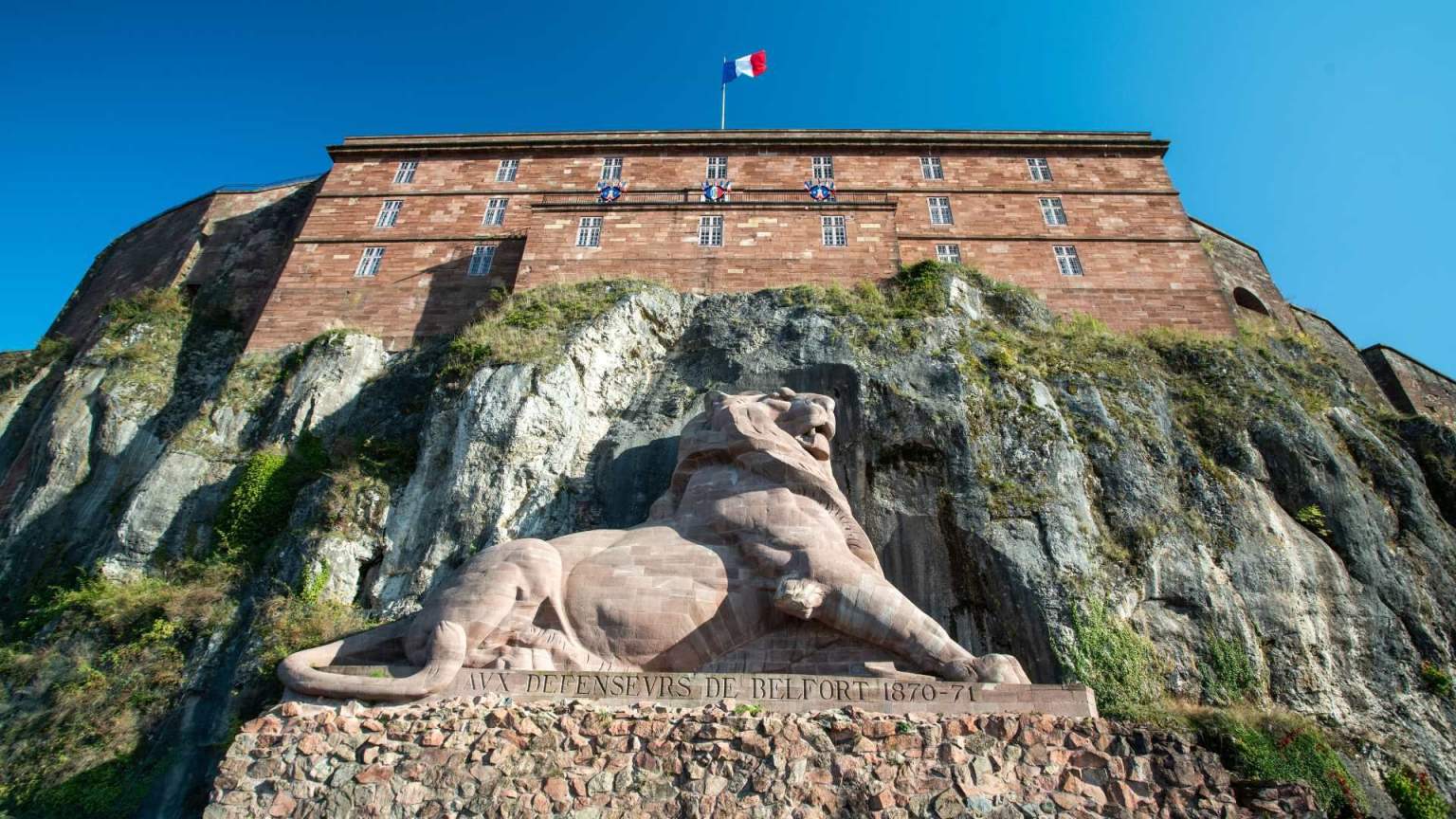 Agence de signalétique à Belfort : pourquoi choisir un prestataire local ?